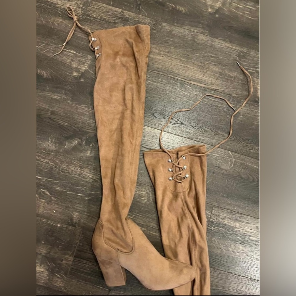 Qupid Ladies Sz 8 Tan Suede Tall Fashion Boots Excellent Condition